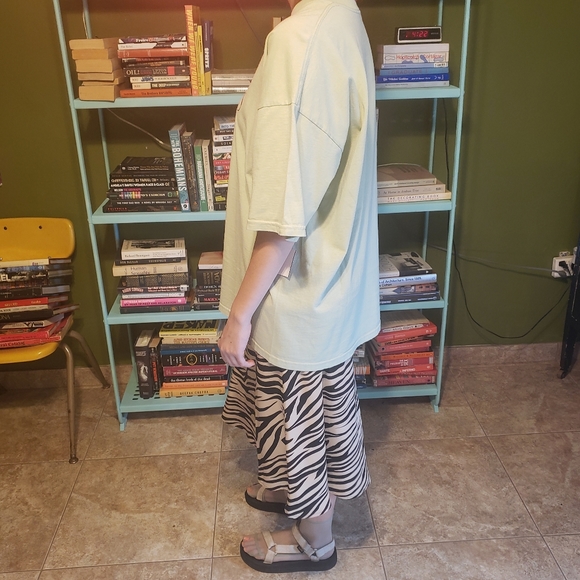 NWOT Oversized Tee - Picture 5 of 7